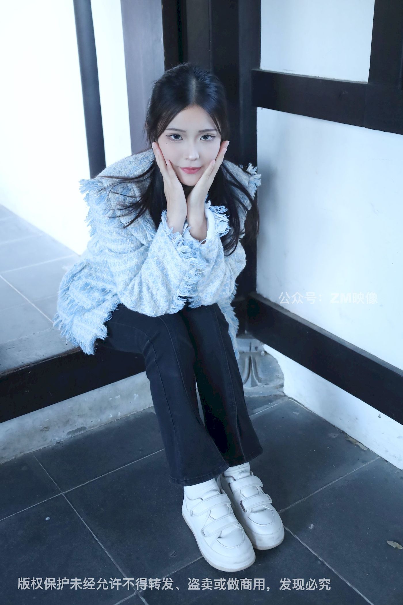 长发美女人面桃花园林序曲阳光写真