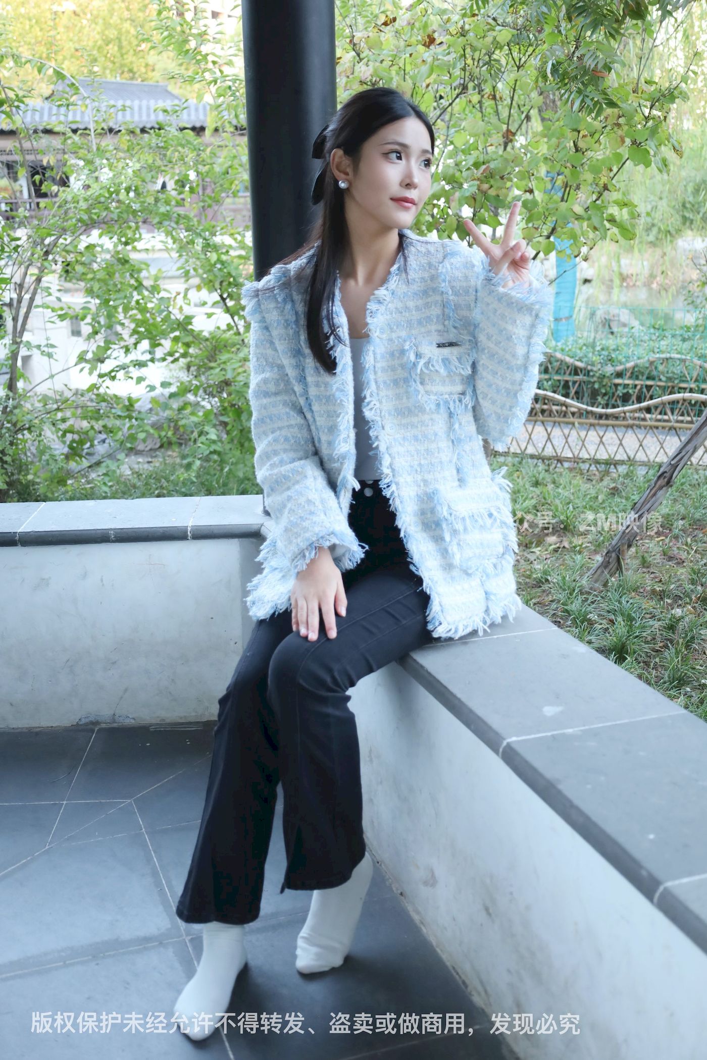 长发美女人面桃花园林序曲阳光写真