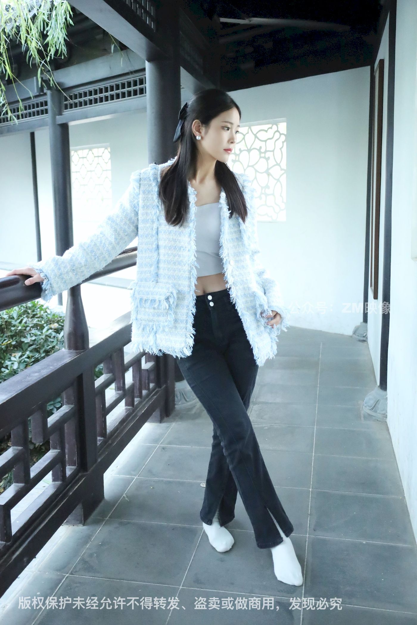 长发美女人面桃花园林序曲阳光写真