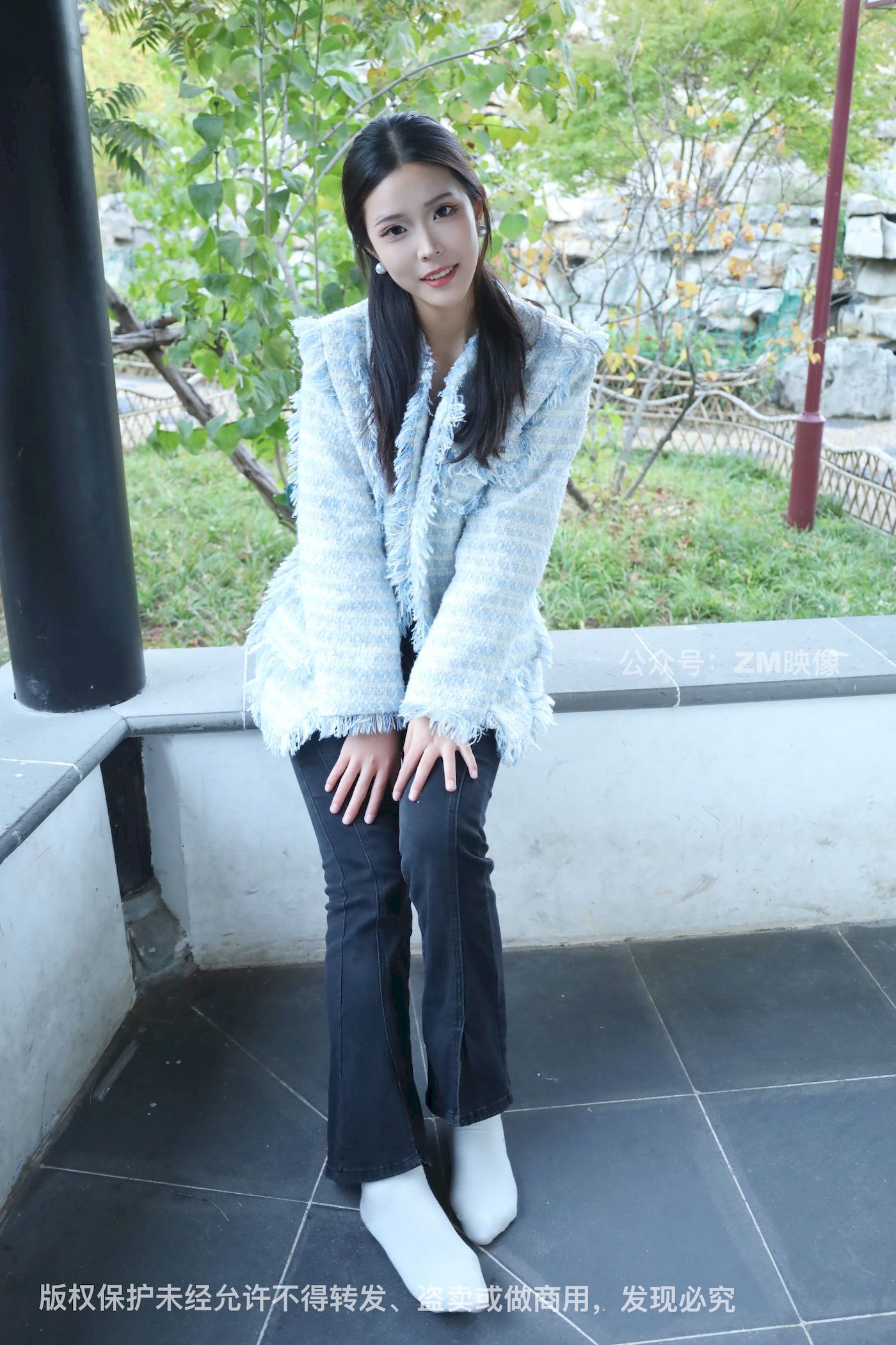 长发美女人面桃花园林序曲阳光写真