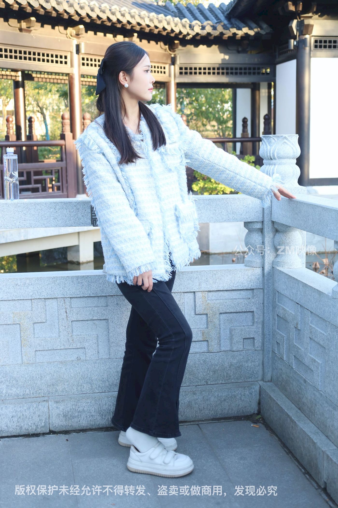 长发美女人面桃花园林序曲阳光写真