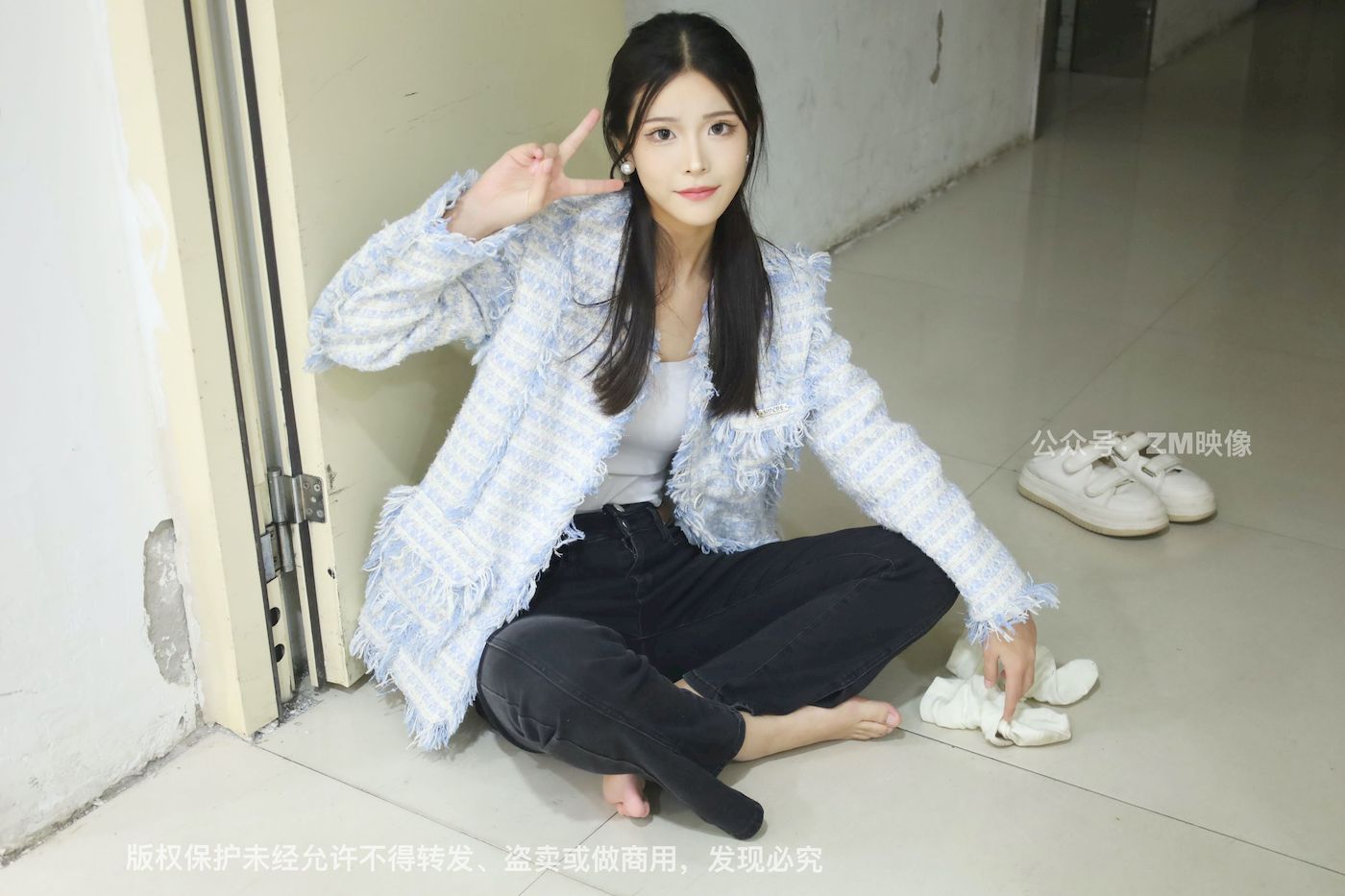 长发美女人面桃花园林序曲阳光写真