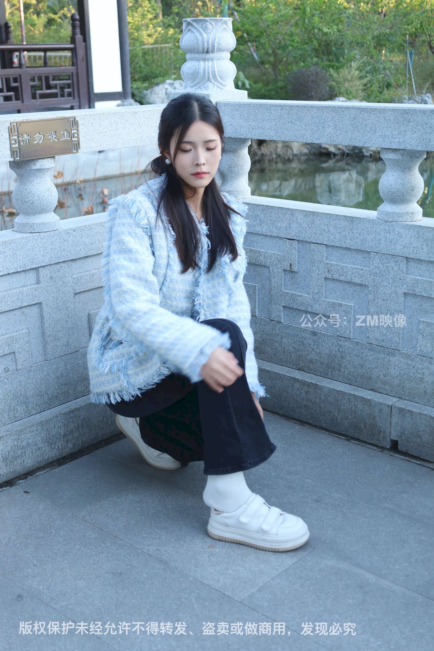 长发美女人面桃花园林序曲阳光写真