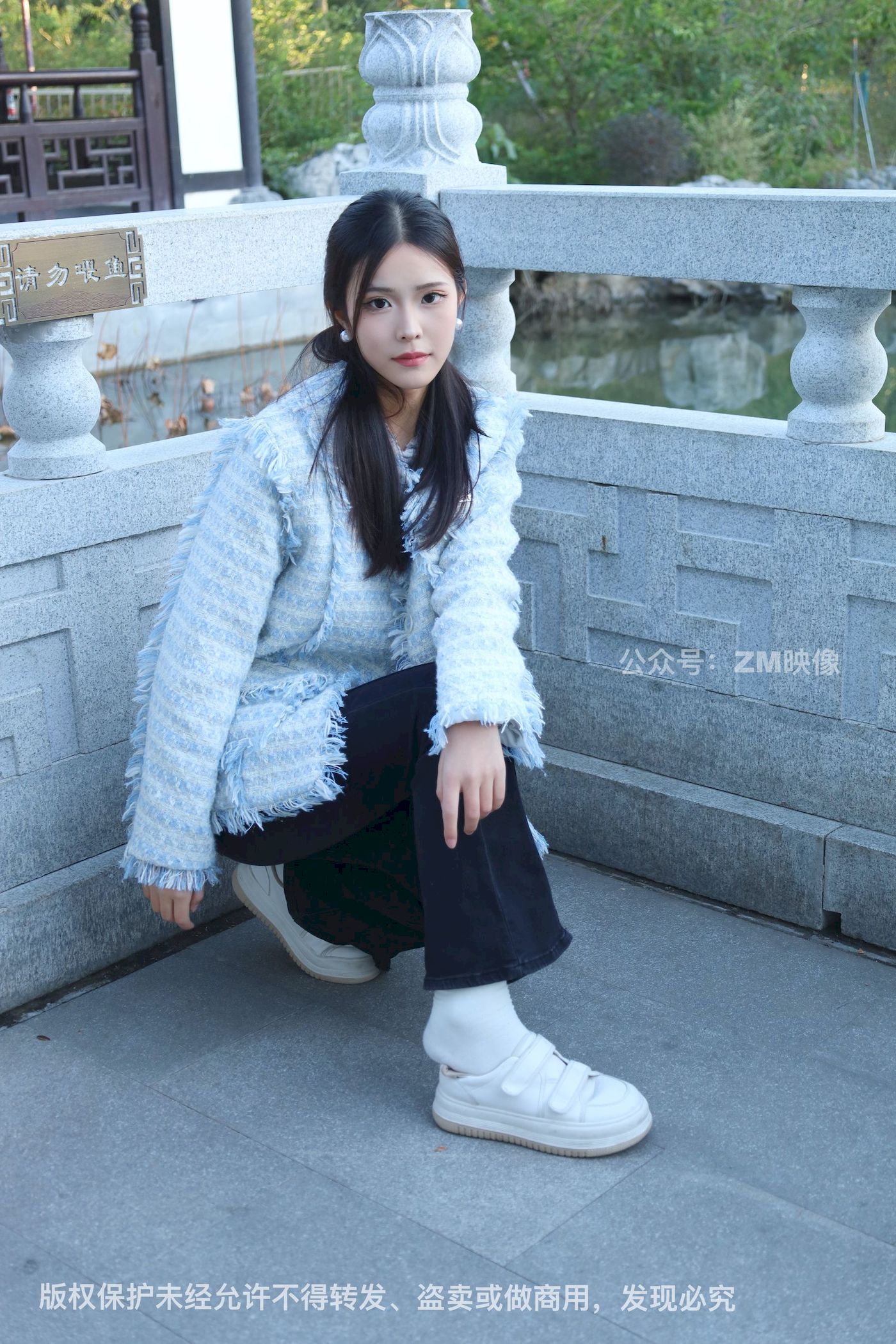 长发美女人面桃花园林序曲阳光写真