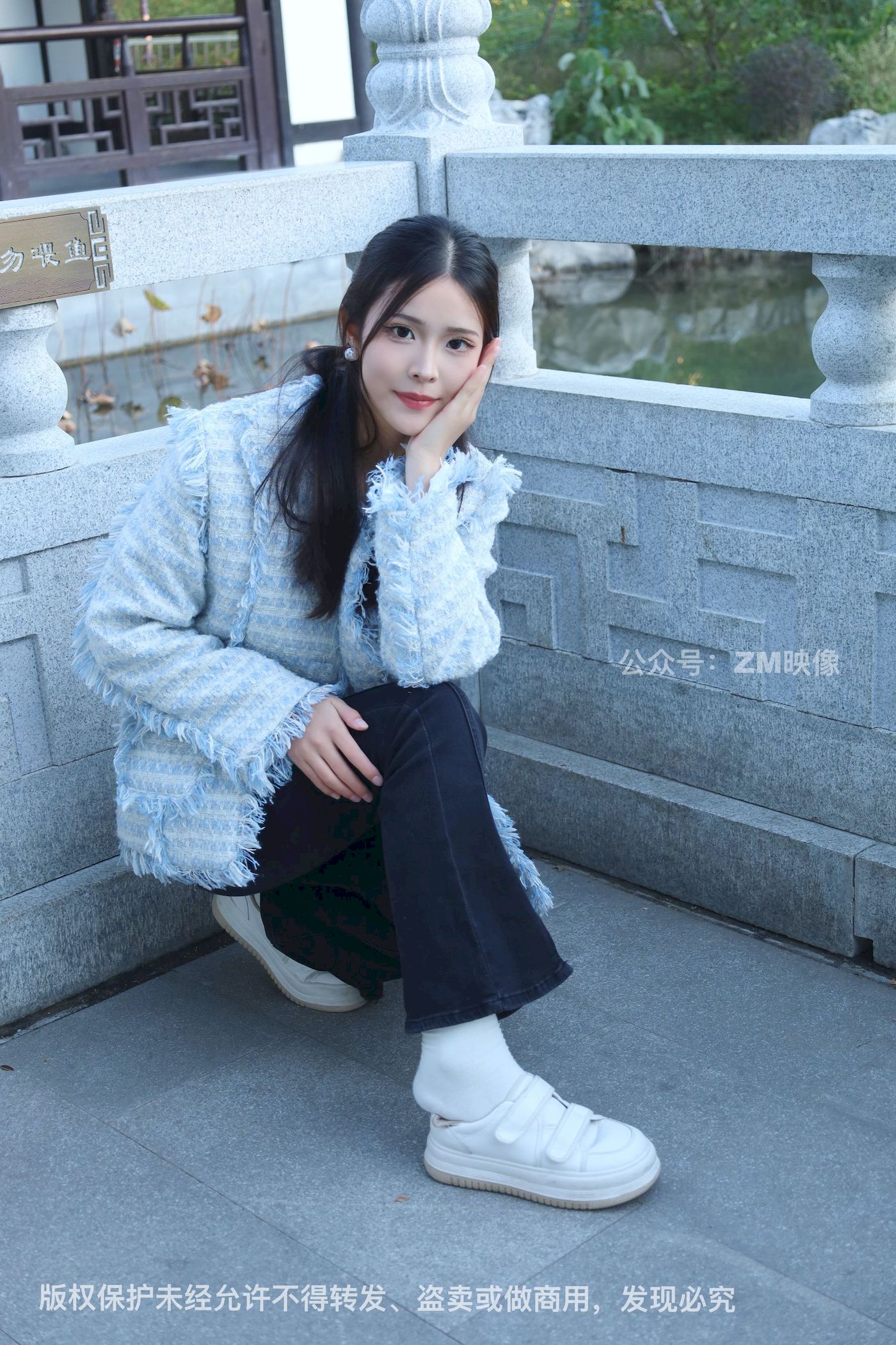 长发美女人面桃花园林序曲阳光写真